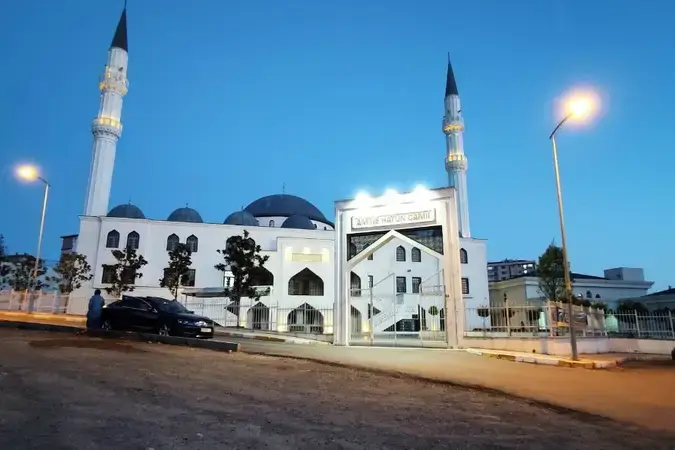 İstanbul Pendik Amine Hatun Cami kapak görseli