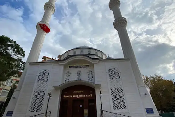 İstanbul Pendik İbrahim Azmi Beğen Cami kapak görseli