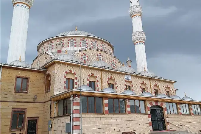 İstanbul Pendik Lokman Hekim Cami kapak görseli
