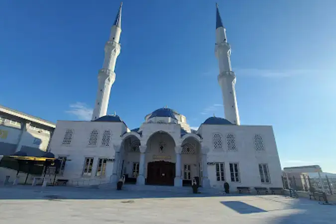 İstanbul Sancaktepe Aziz Bayraktar Cami kapak görseli