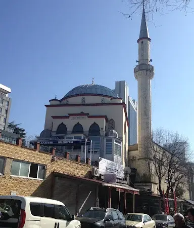 İstanbul Sarıyer Atatatürk Oto Sanayi Nazmi Akbacı Cami kapak görseli