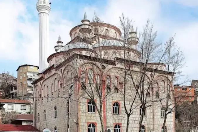İstanbul Sarıyer Çamlıtepe Aşağı Mahalle Cami kapak görseli
