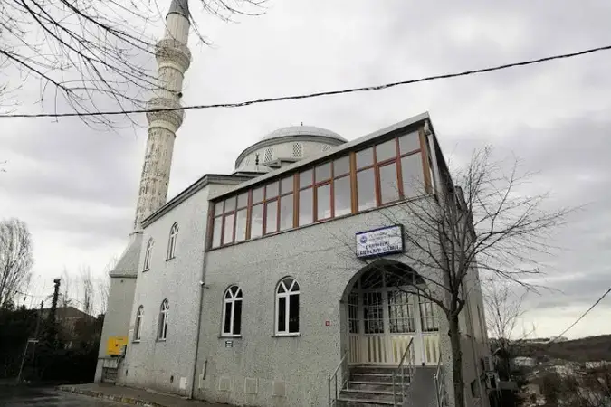 İstanbul Sarıyer Çamlıtepe Ebu Bekir Cami kapak görseli