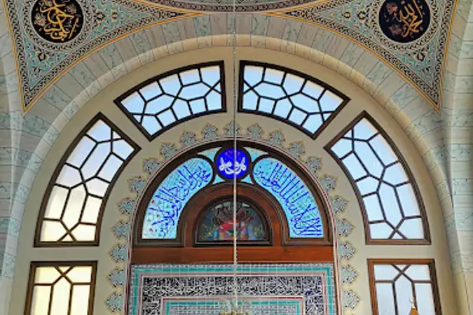 İstanbul Sarıyer Hisarüstü Nafibaba Cami kapak görseli