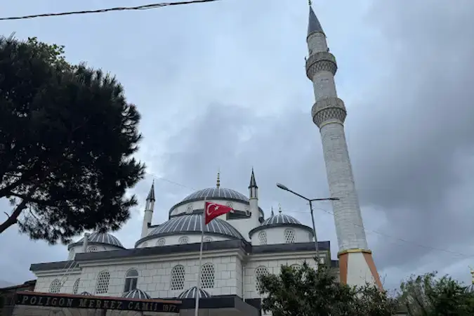 İstanbul Sarıyer İstinye Poligon Cami kapak görseli