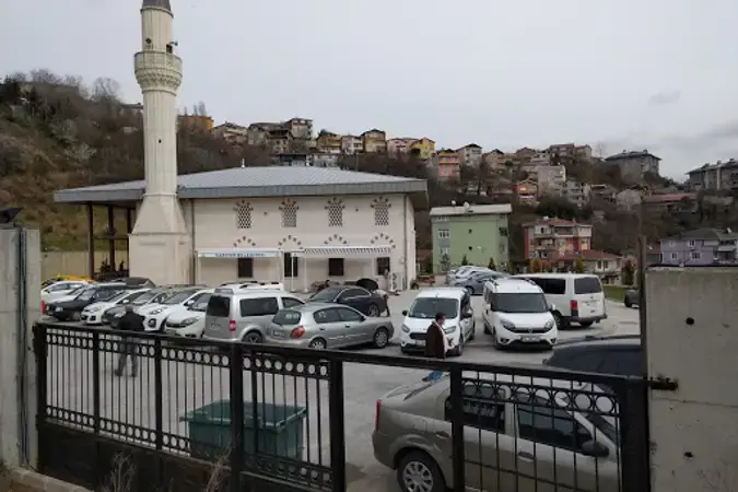 İstanbul Sarıyer İstinye Yunus Emre Cami kapak görseli