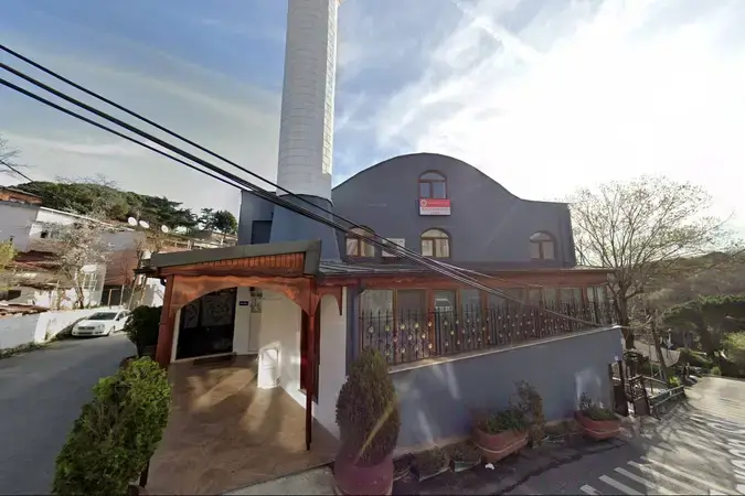 İstanbul Sarıyer Kalenderüstü Cami kapak görseli