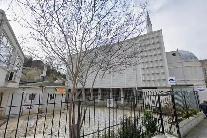 İstanbul Sarıyer Tarabya Merkez Cami kapak görseli