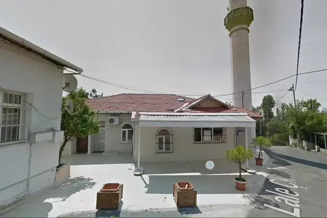 İstanbul Sarıyer Vakıbahçe Uhut Cami kapak görseli
