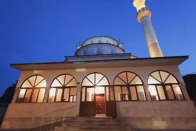 İstanbul Sarıyer Yeşilevler H.R.S. Dedeman Cami kapak görseli