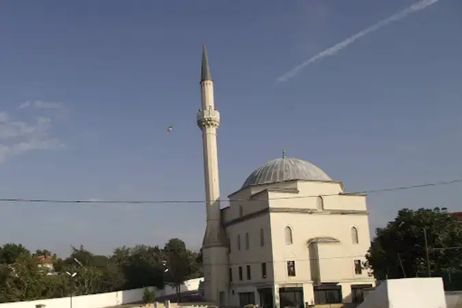 İstanbul Silivri Hacı Nurettin Emine Akbulut Cami kapak görseli