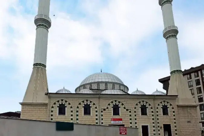 İstanbul Silivri Yunus Emre Cami kapak görseli