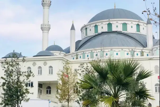 İstanbul Sultanbeyli Katipoğlu Cami kapak görseli