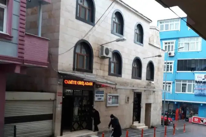 İstanbul Sultangazi Hülafa-i Raşidin Cami kapak görseli