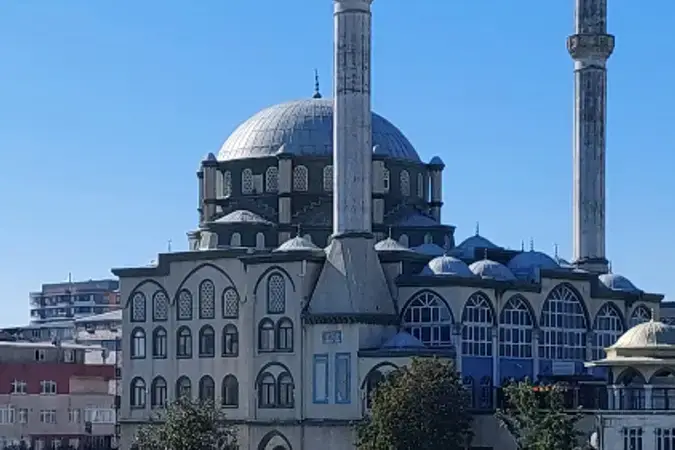 İstanbul Sultangazi Sultançiftligi Hayırlıoğlu Cami kapak görseli