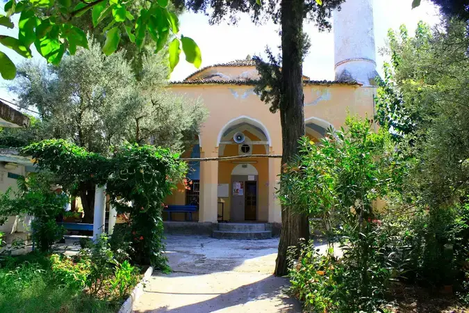 İzmir Tire Fadıloğlu Cami kapak görseli
