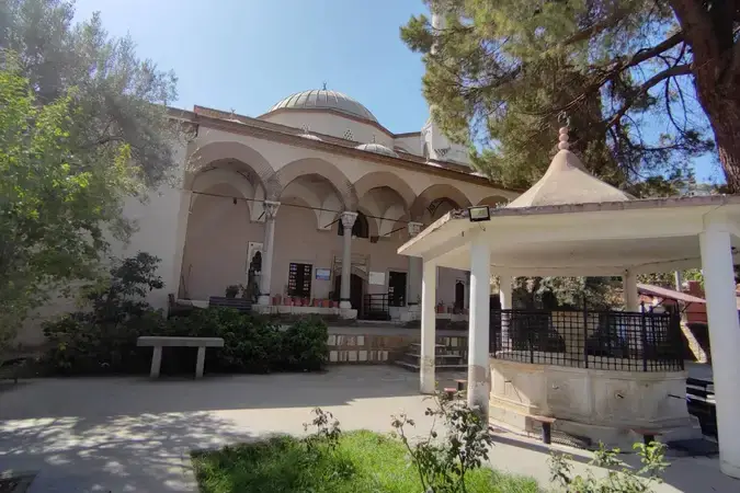 İzmir Tire Yalınayak Cami kapak görseli
