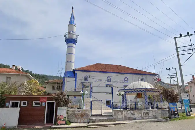İzmir Torbalı Dirmil Köyü Merkez Cami kapak görseli