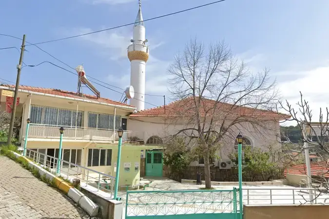 İzmir Torbalı Helvacı Köyü Cami kapak görseli