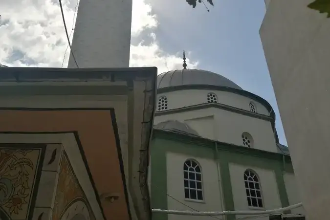 İzmir Urla Çeşmealtı Merkez Cami kapak görseli
