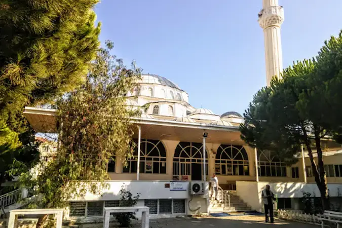 İzmir Aliağa Fatih Yeni Cami kapak görseli