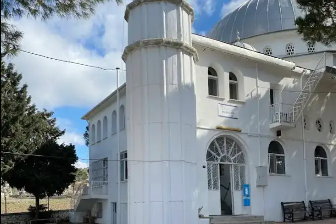 İzmir Aliağa Hacıömerli Mahallesi Merkez Cami kapak görseli