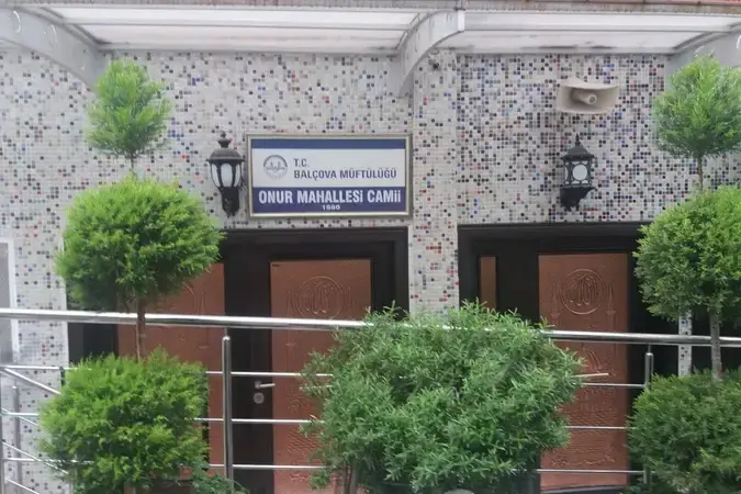 İzmir Balçova Onur Mahallesi Cami kapak görseli