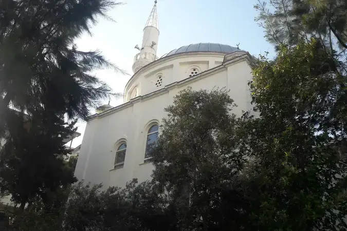 İzmir Balçova Beyaz Cami kapak görseli