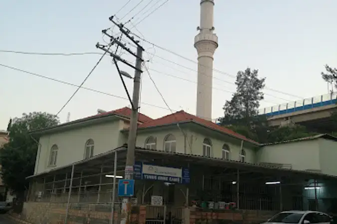 İzmir Balçova Yunus Emre Cami kapak görseli