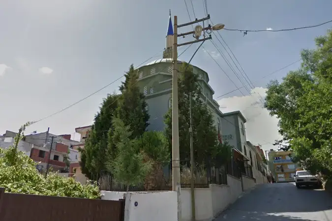 İzmir Bayraklı Alparslan Serhat Cami kapak görseli