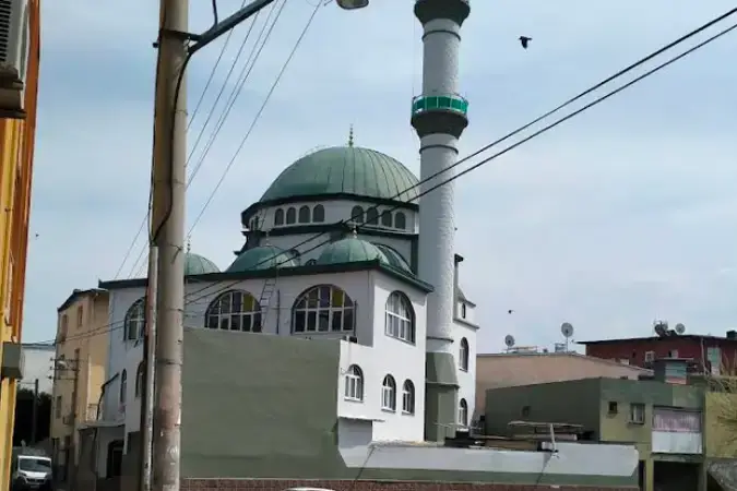 İzmir Bayraklı Altınyol Serhat Cami kapak görseli