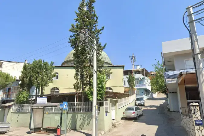 İzmir Bayraklı Anadolu Cami kapak görseli