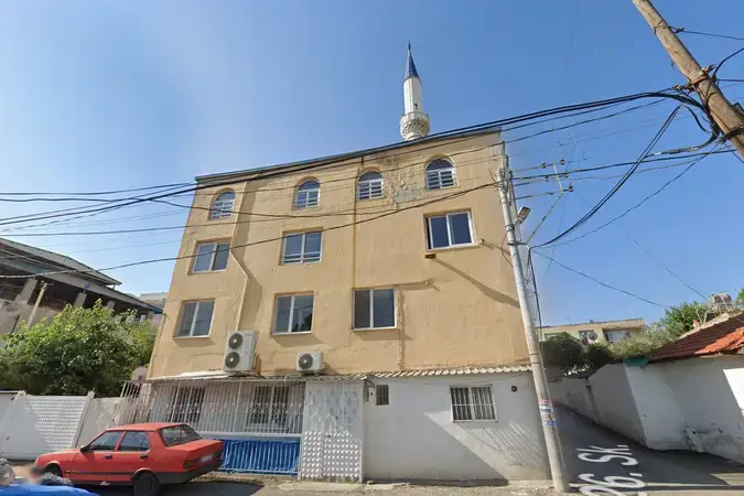 İzmir Bayraklı Emek Mahallesi Merkez Cami kapak görseli
