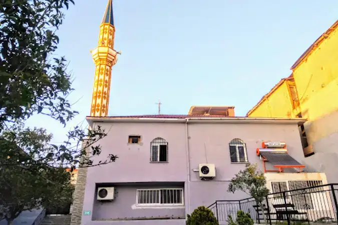 İzmir Bayraklı Eyyübi Ensari Cami kapak görseli