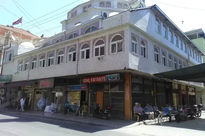 İzmir Bayraklı Genç Cami kapak görseli