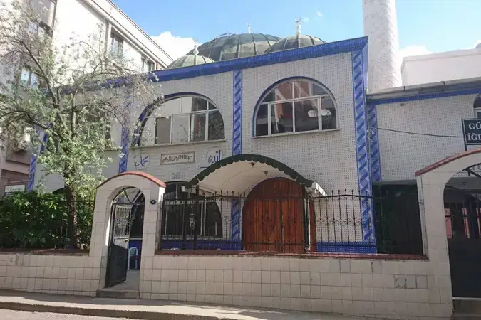 İzmir Bayraklı Gümüşpala İğdeli Cami kapak görseli