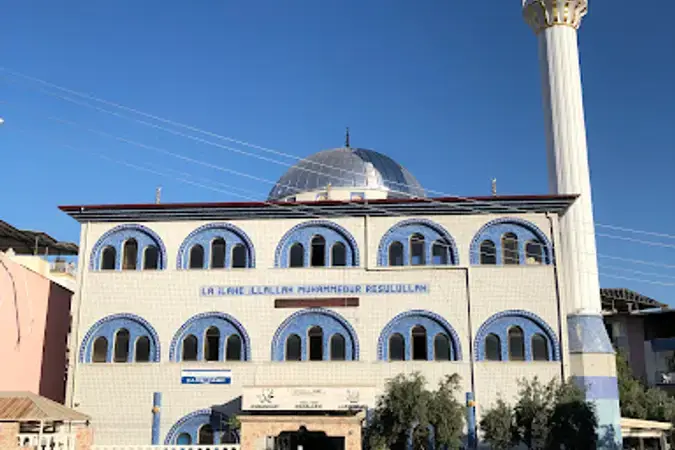 İzmir Bayraklı Osmangazi Çarşı Cami kapak görseli