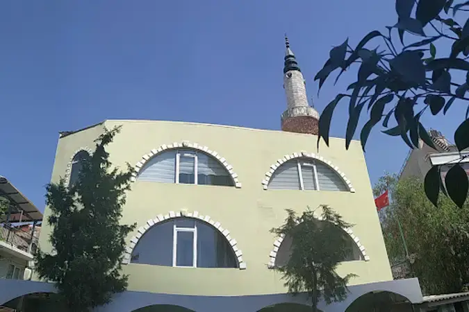 İzmir Bayraklı Salhane Gündoğdu Cami kapak görseli