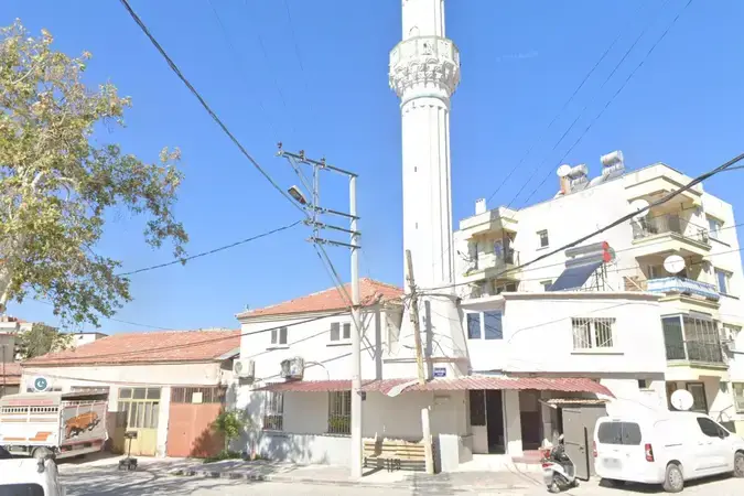 İzmir Bergama Osmanlar Cami kapak görseli
