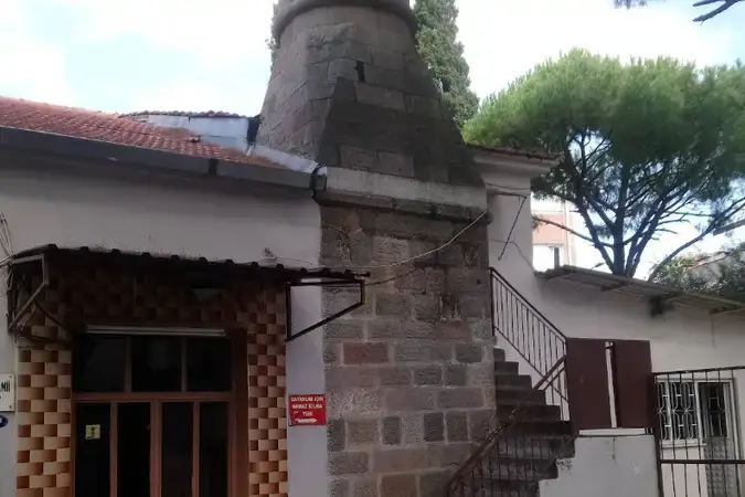 İzmir Bergama Hatuniye Cami kapak görseli