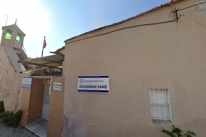 İzmir Bergama Hocasinan Cami kapak görseli