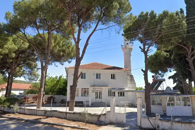 İzmir Bergama Kurfallı Köyü Camii kapak görseli