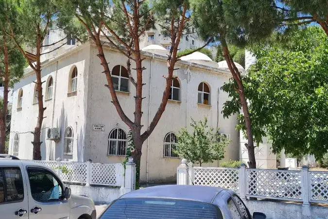 İzmir Bergama Sultan Cami kapak görseli