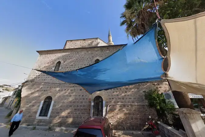 İzmir Bergama Şadırvanlı Cami kapak görseli