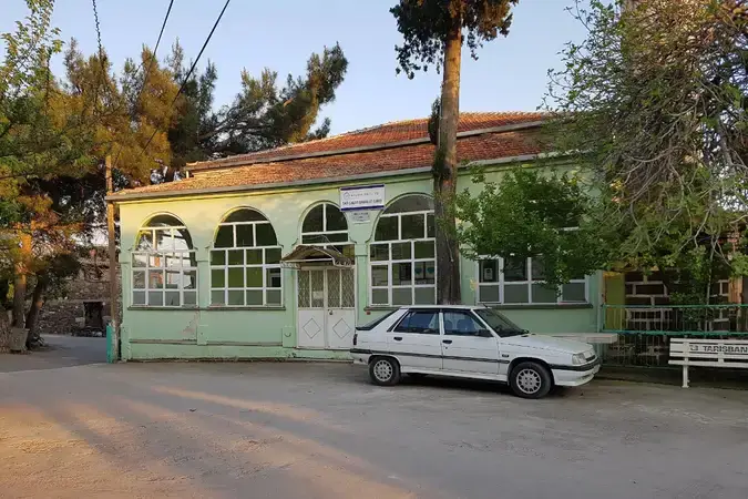 İzmir Bergama Sarıcalar Köyü Cami kapak görseli