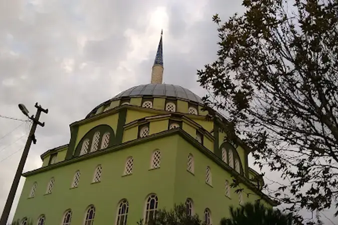 İzmir Bergama Yunus Emre Cami kapak görseli
