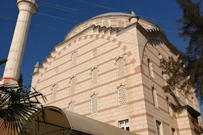 İzmir Bornova Ali Rıza Güven Cami kapak görseli