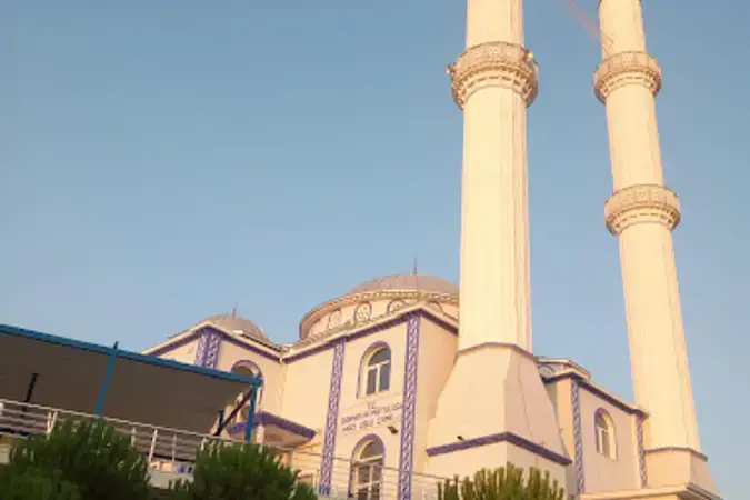 İzmir Bornova Hacı Uslu Cami kapak görseli