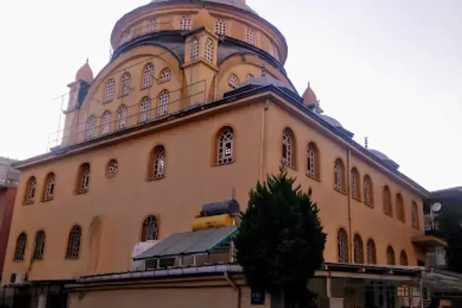 İzmir Bornova Halife Ömer Cami kapak görseli