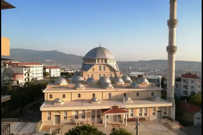 İzmir Bornova Hayrettin Paşa Cami kapak görseli